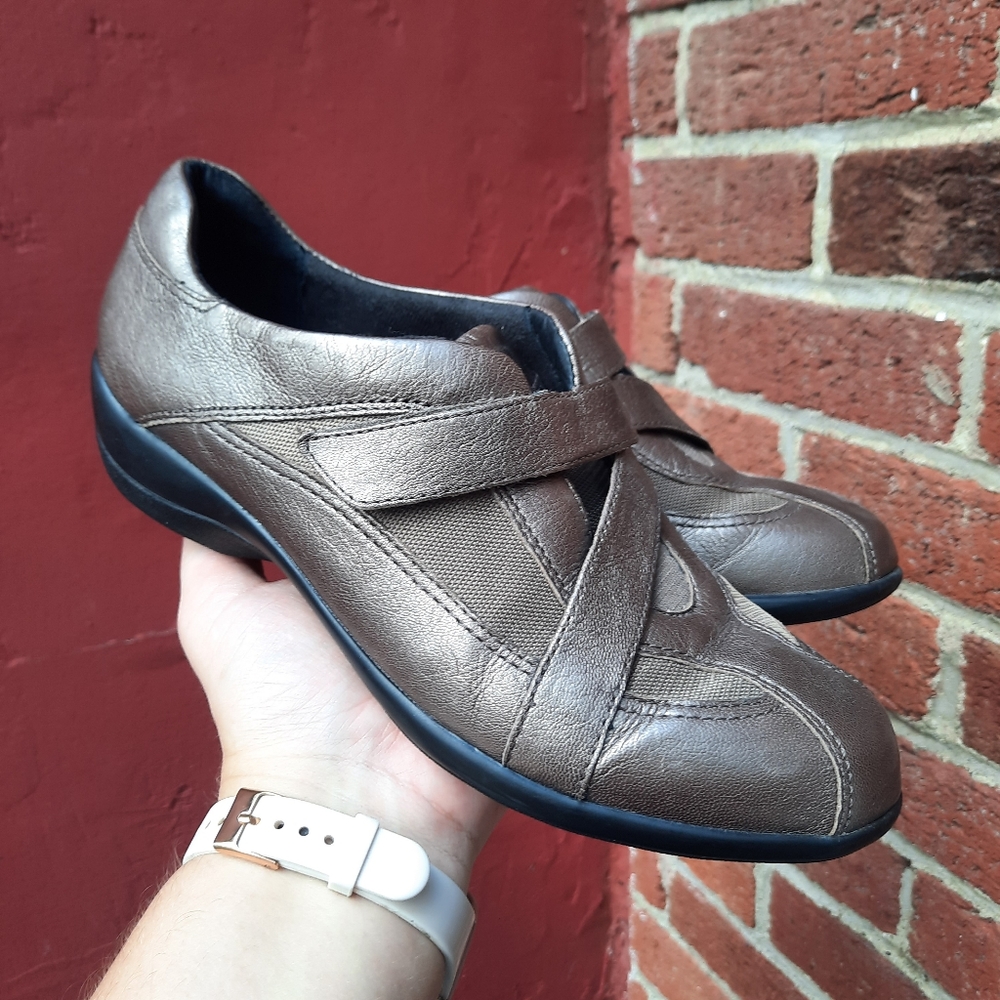 Clarks Metallic Comfort Fashion Sneakers Bronze Slip On No Laces 8